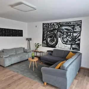  Apartman Toelgyes Apartmanhaz